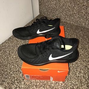 worn once nike free 5.0 running sneakers